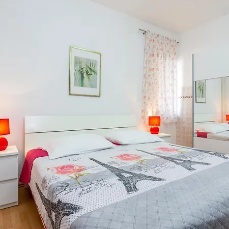 Appartamento With Parking Space - 7657 *