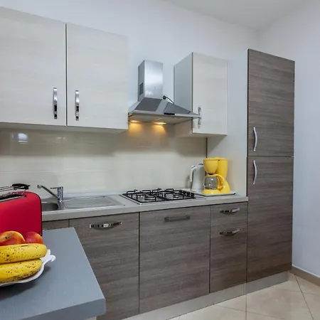 Appartamento With Parking Space - 7657 Medolino