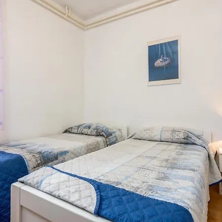 Appartamento With Parking Space - 7657