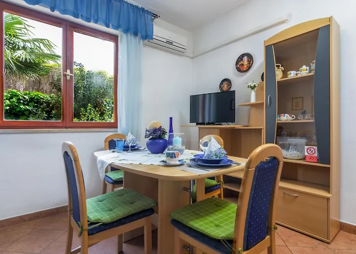 With Parking Space - 7657 דירה